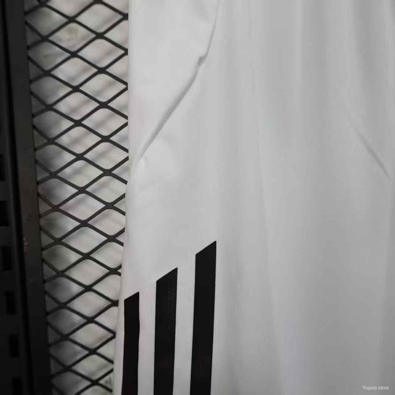 Player Version 25/26 Manchester United Home Shorts