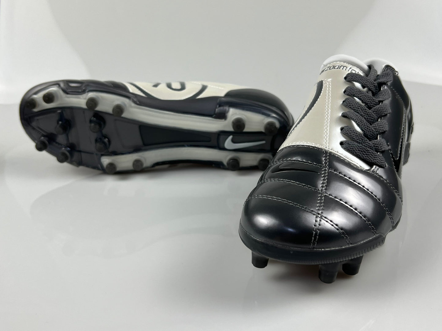 NIKE T90