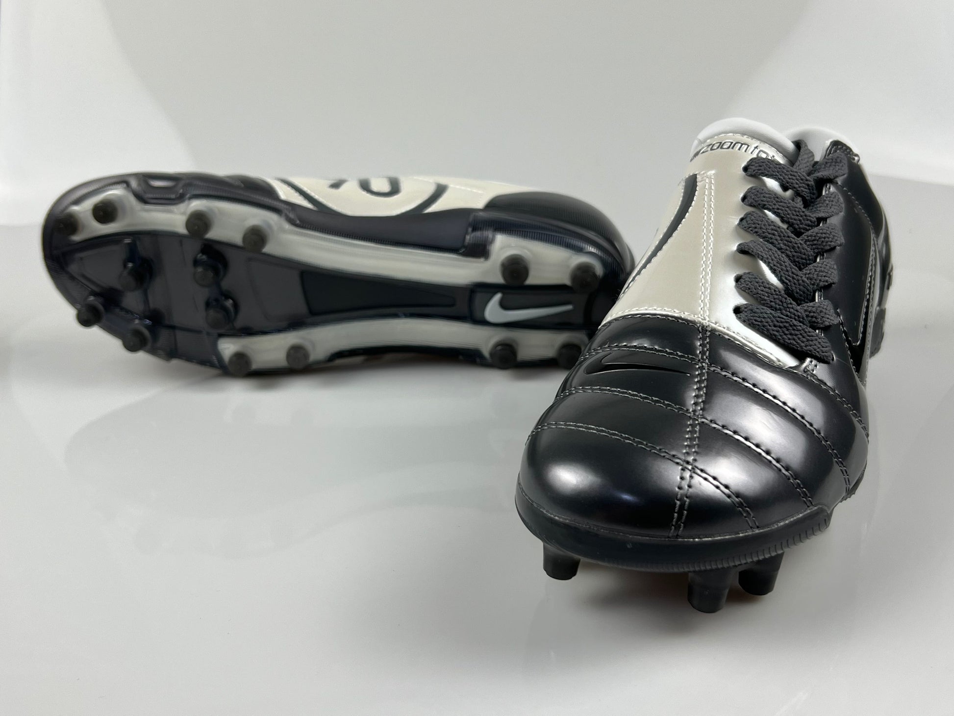 NIKE T90