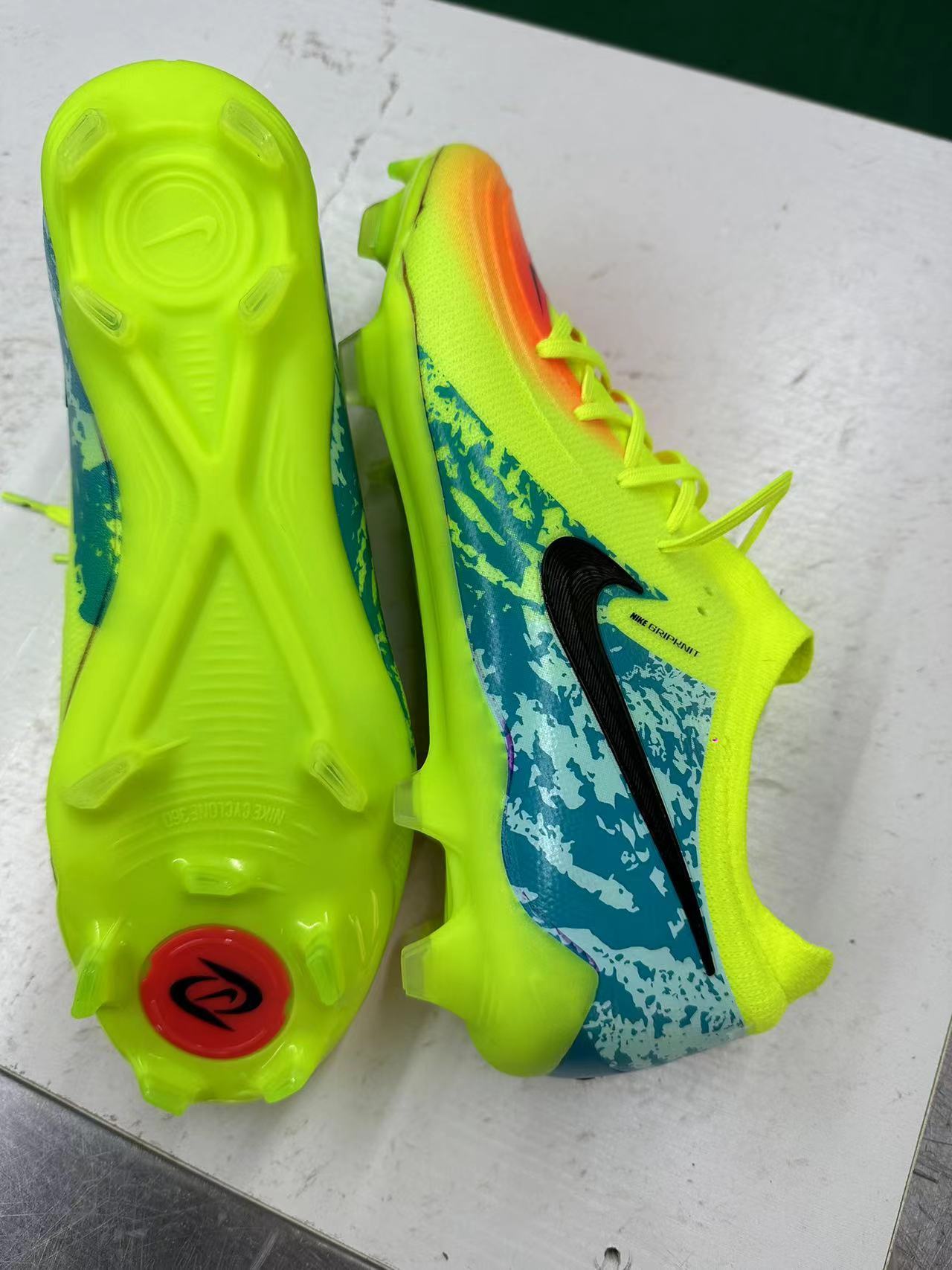 NIKE PHANTOM LUNA ELITE FG