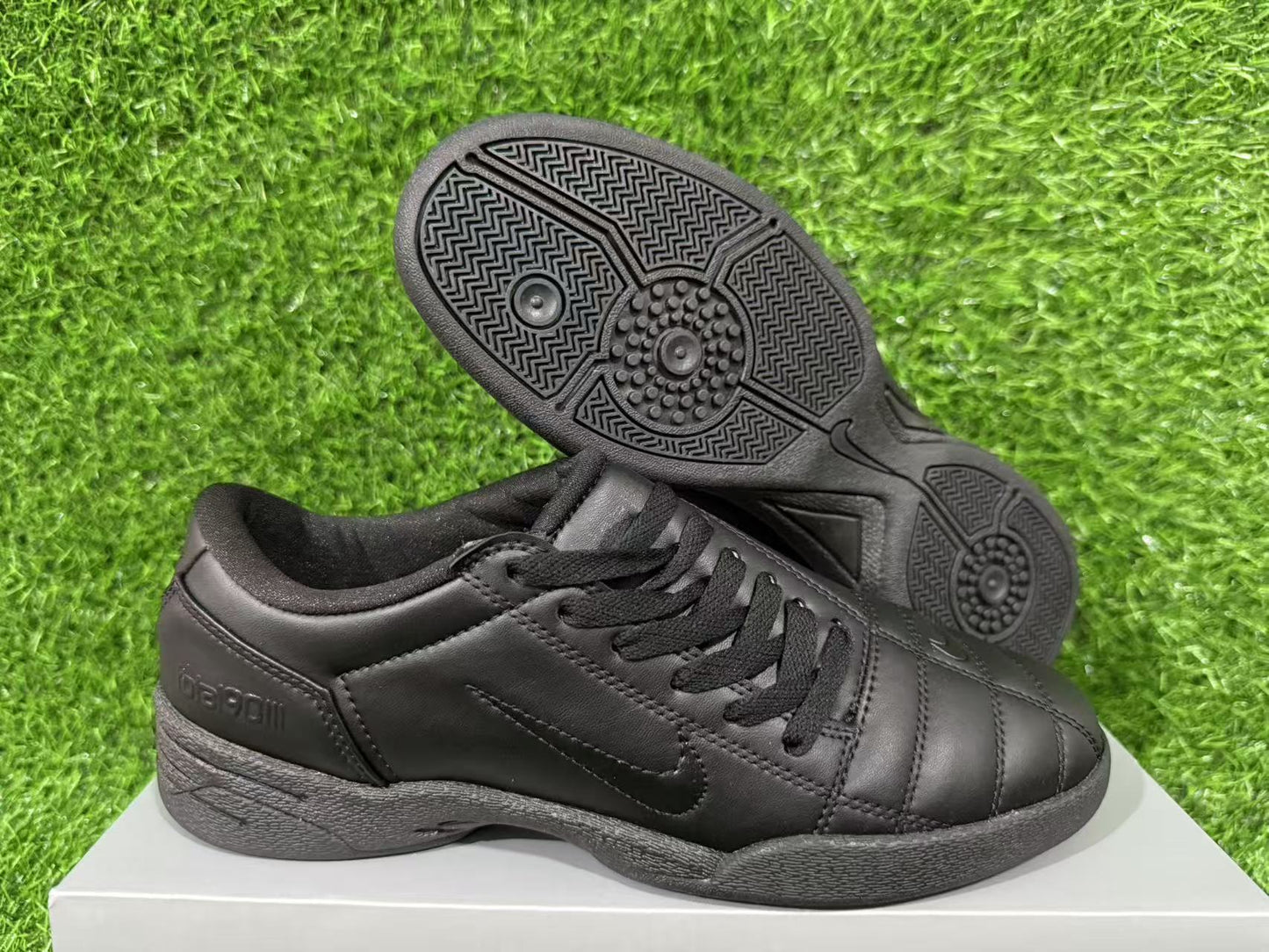 NIKE T90 IC