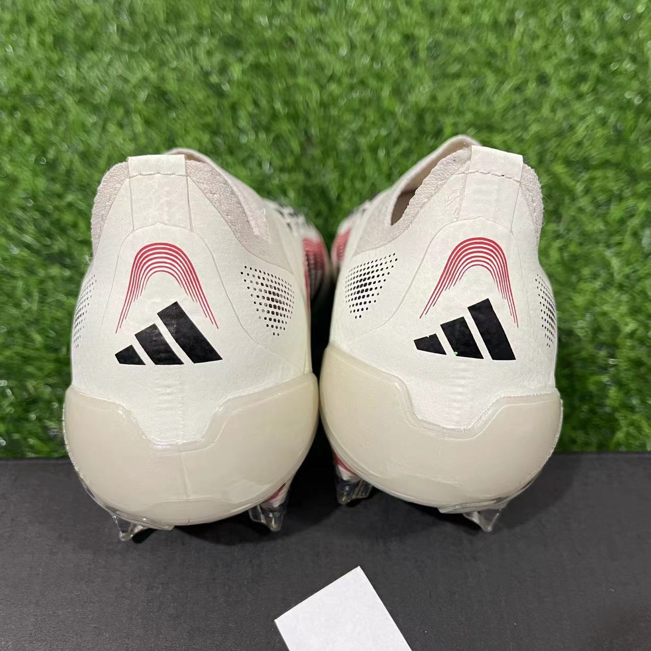 PREDATOR ACCURACY+ FG BOOTS
