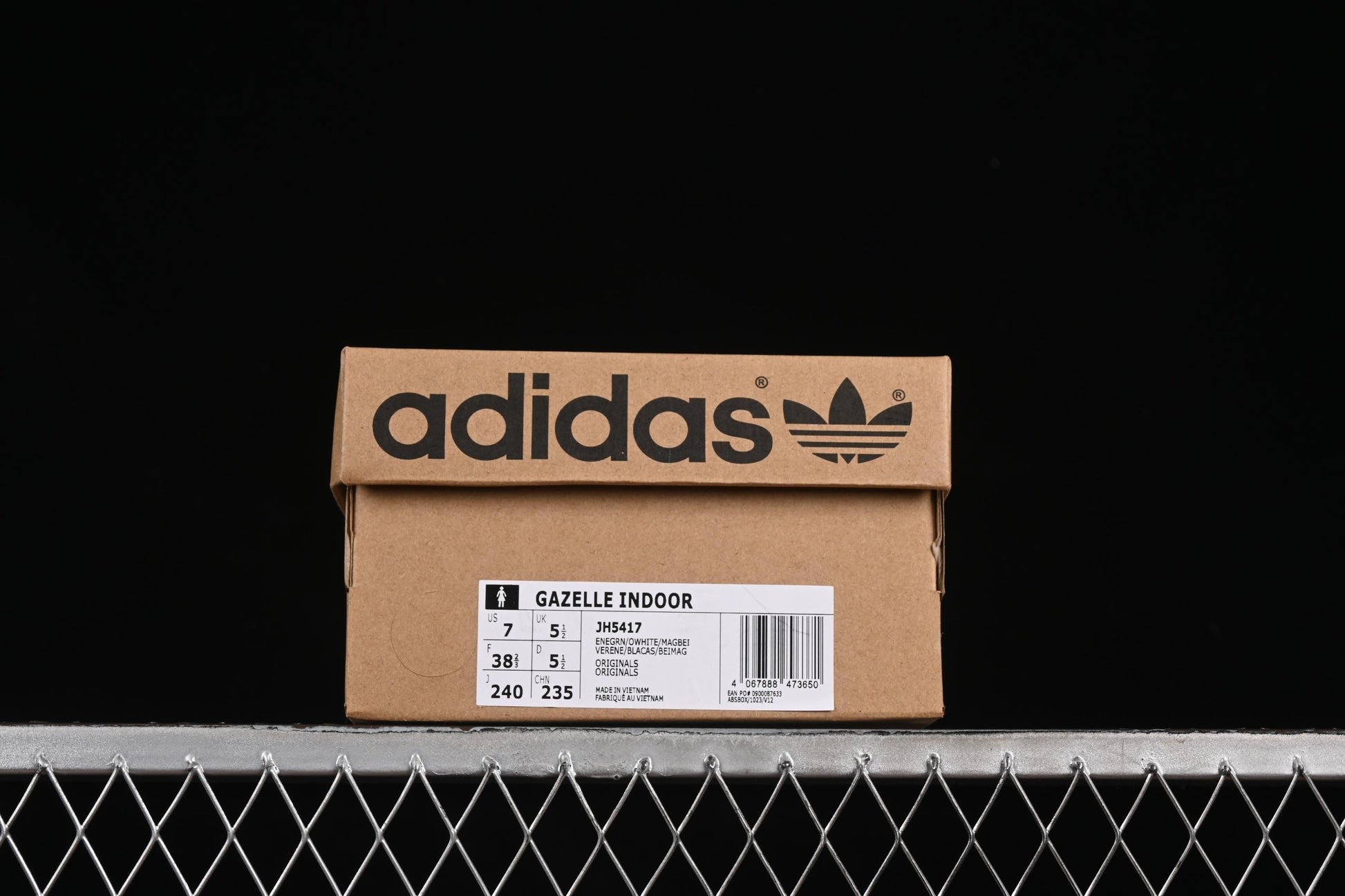Adidas Originals Gazelle Indoor Retro Casual Sneakers with Anti-Slip and Durable Design - JH5417