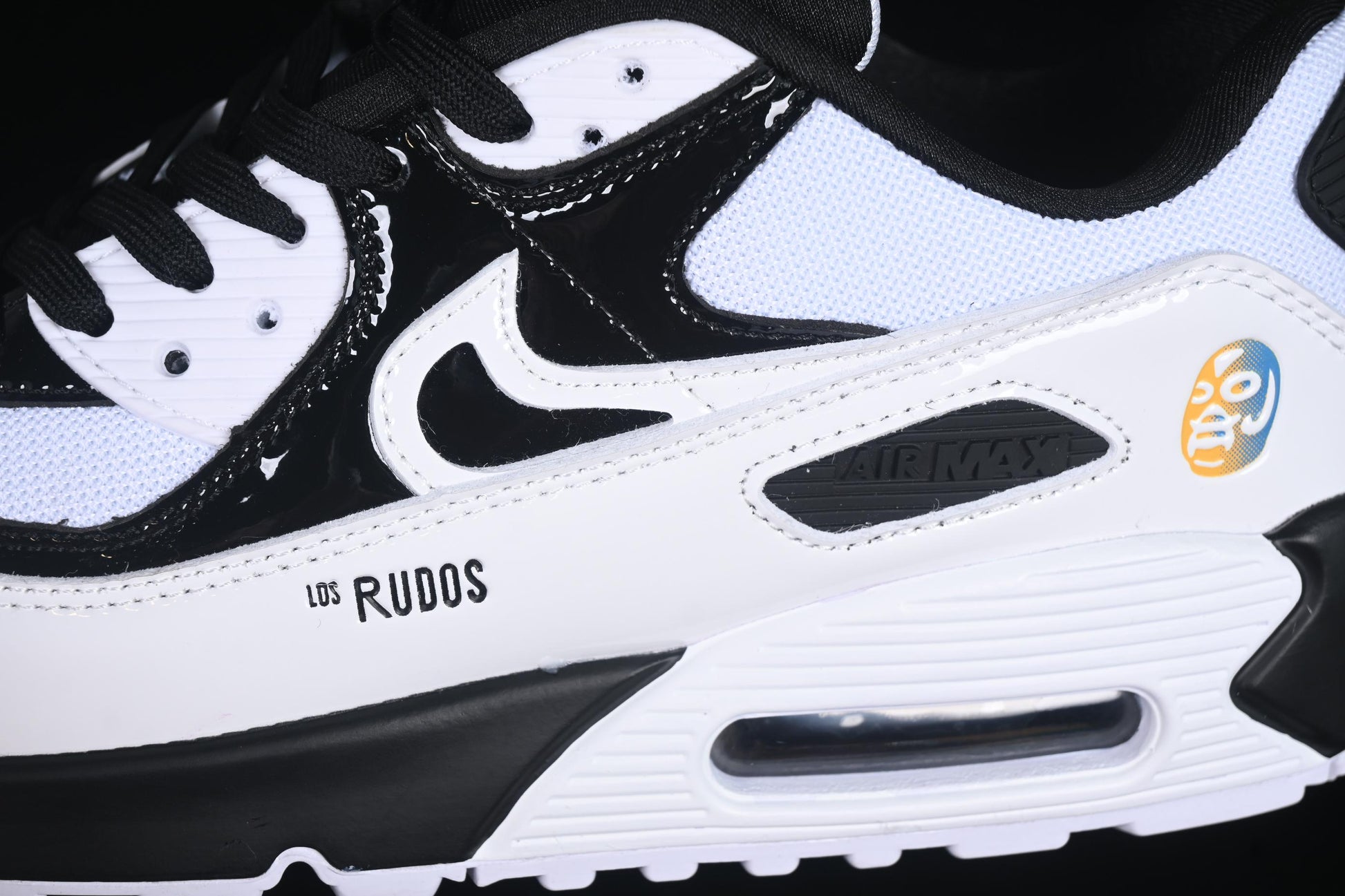 Nike Air Max 90 Retro Running Shoes with Visible Air Cushion - DM6178-010