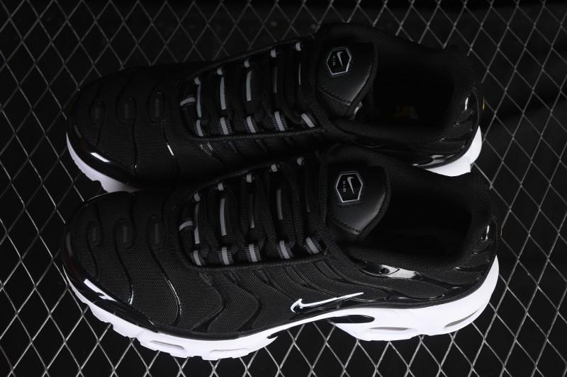 Nike Air Max Plus Retro Running Shoes with Air Cushion Technology - DM2362-001