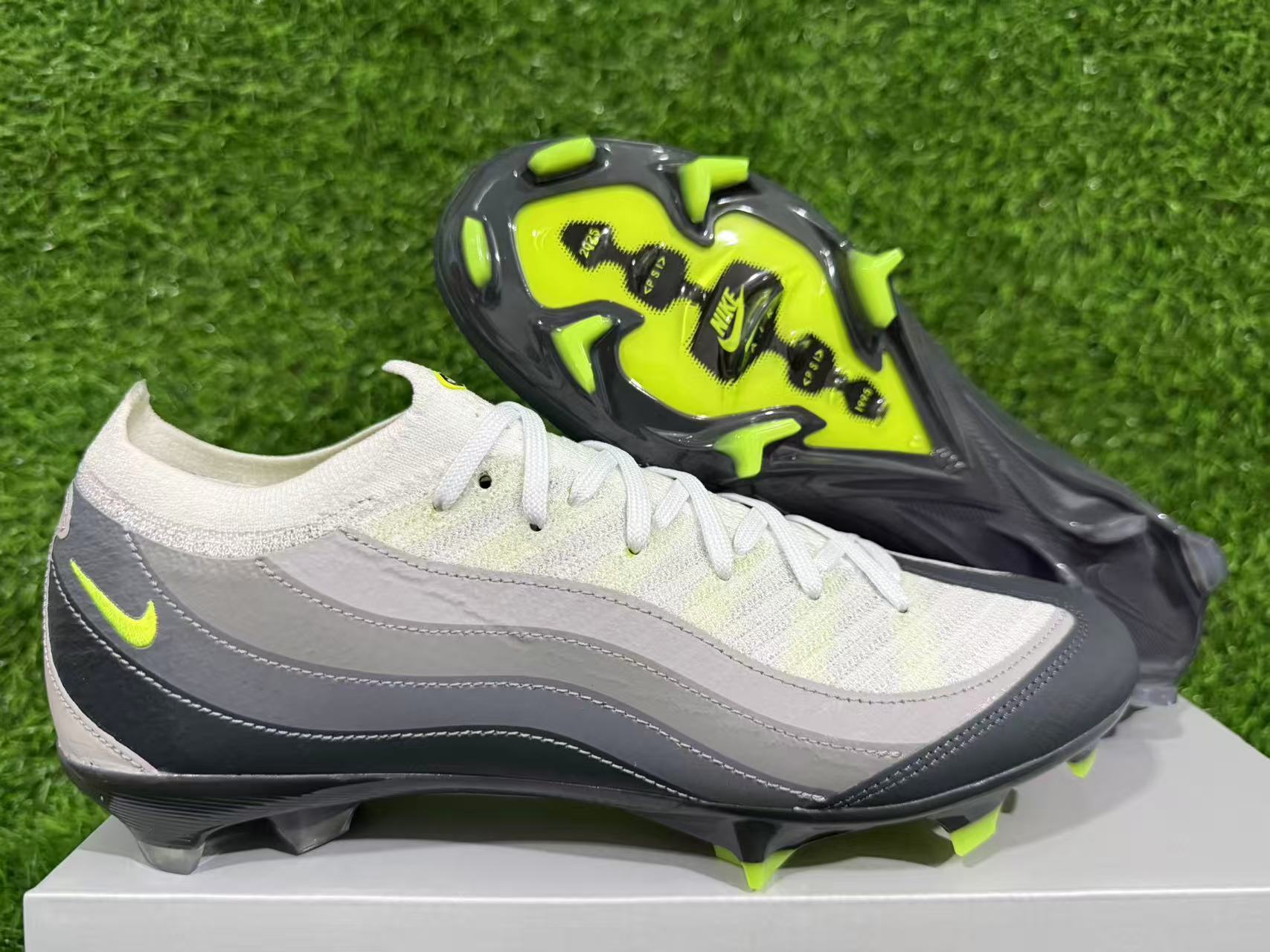 Nike Air Zoom Mercurial Vapor XV Elite
