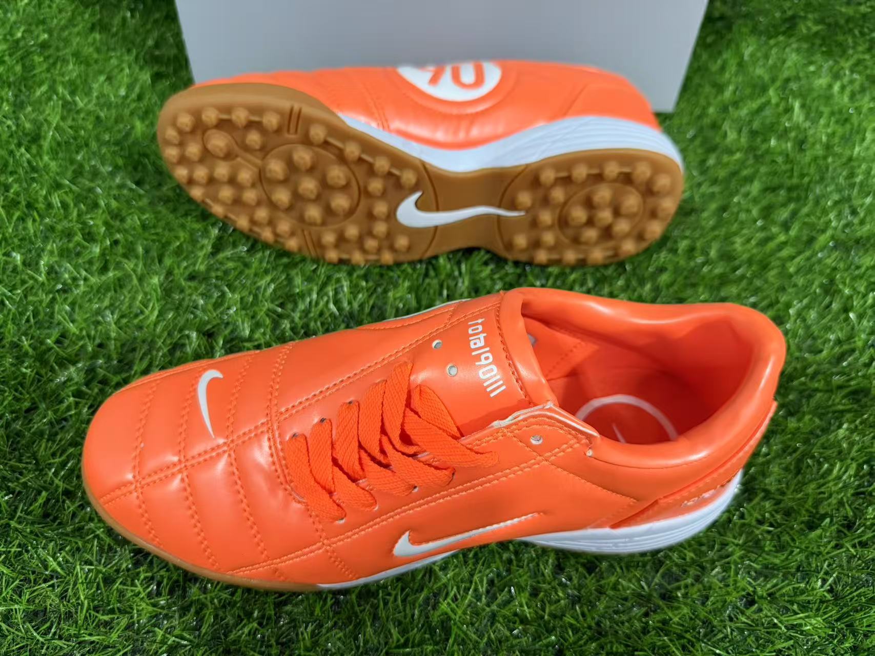 NIKE T90 TF