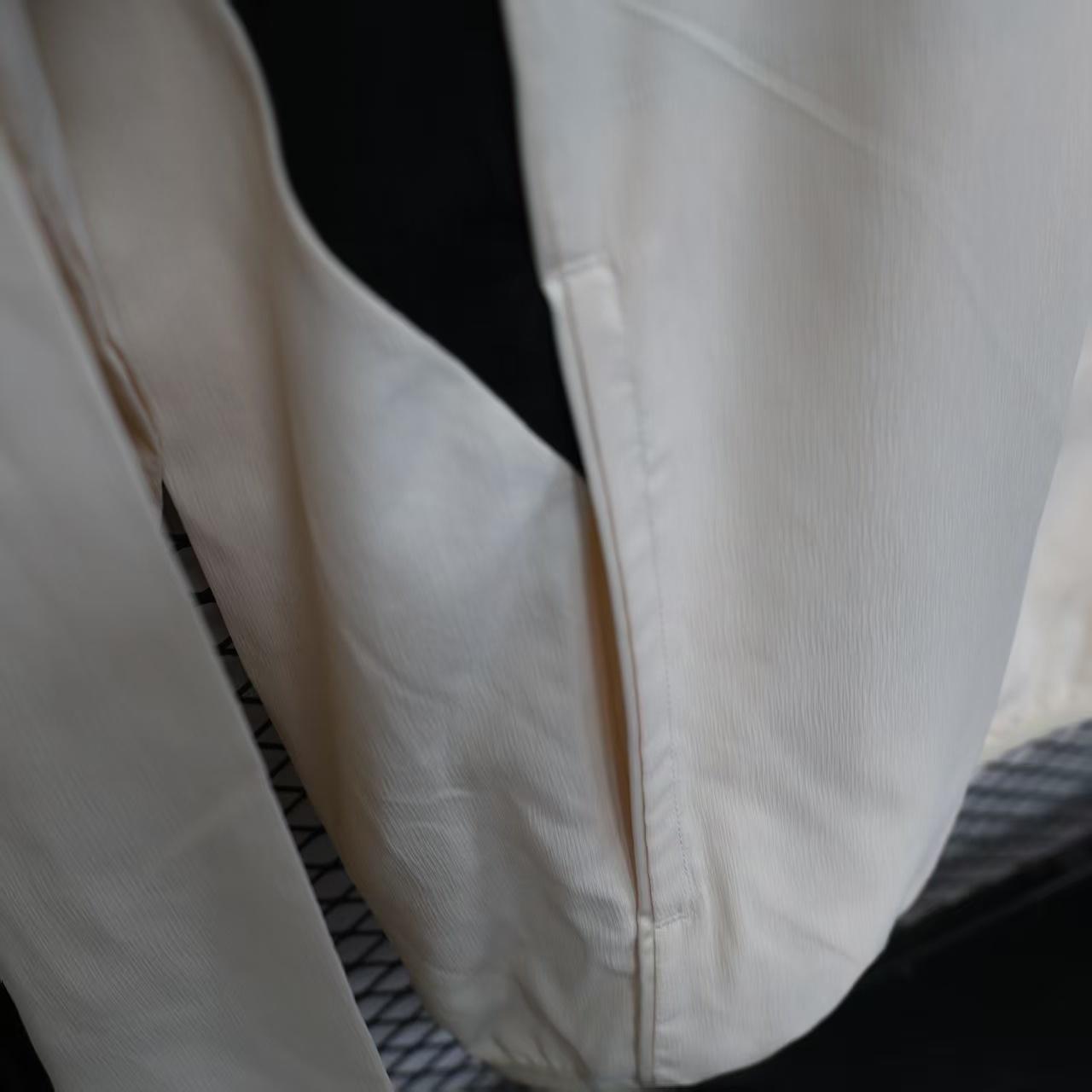 25/26 Liverpool White Windbreaker (with Inner Lining)