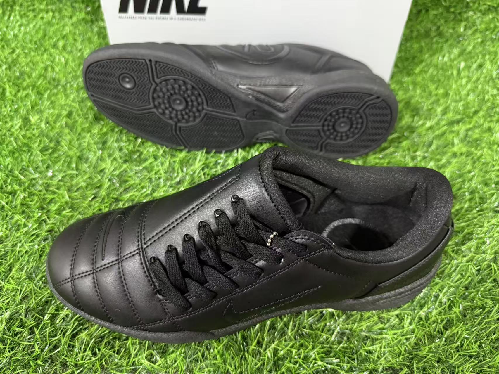 NIKE T90 IC