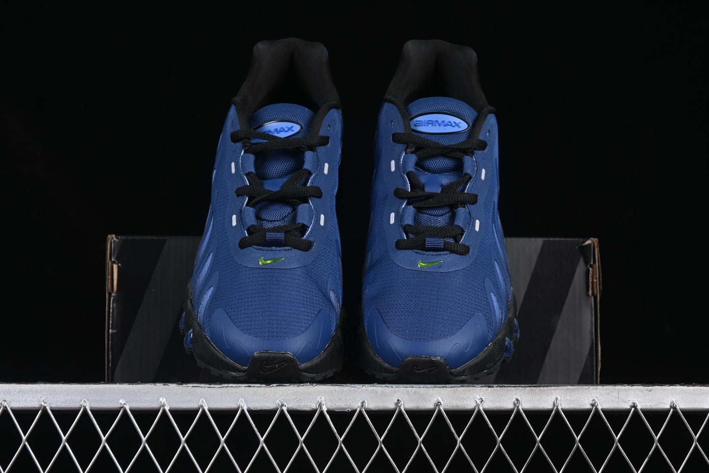 Nike Air Max Dn8 Running Shoes with Dynamic Air Cushion Technology - FQ7860-027