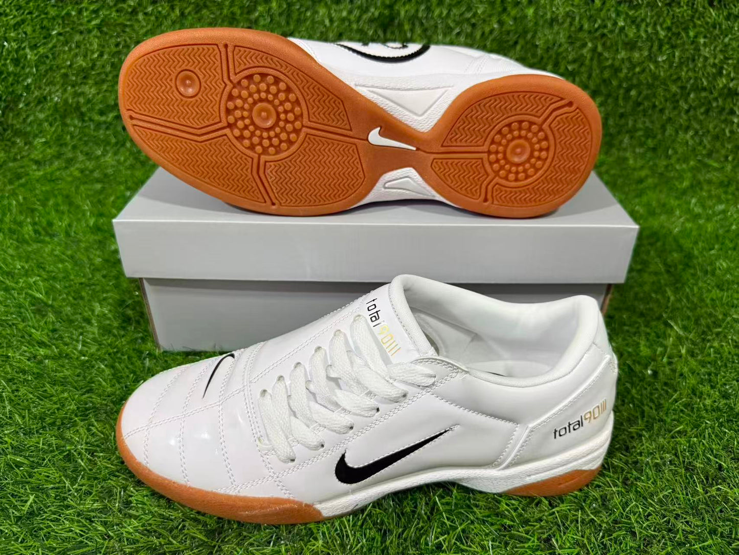 NIKE T90 IC