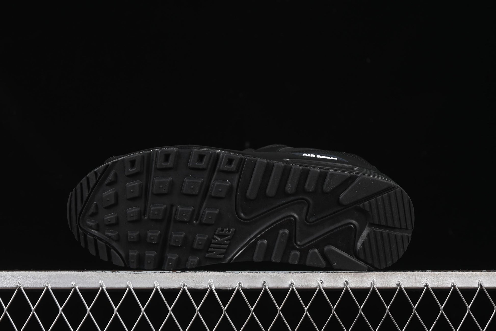 Nike Air Max 90 Retro Running Shoes with Air Cushion Technology - AJ1285-019