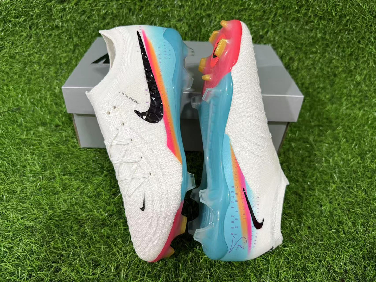 NIKE PHANTOM LUNA ELITE FG