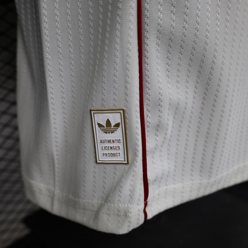 Player Version 26/27 Liverpool FC Off-White with Gold Crest Special Edition Away Jersey
