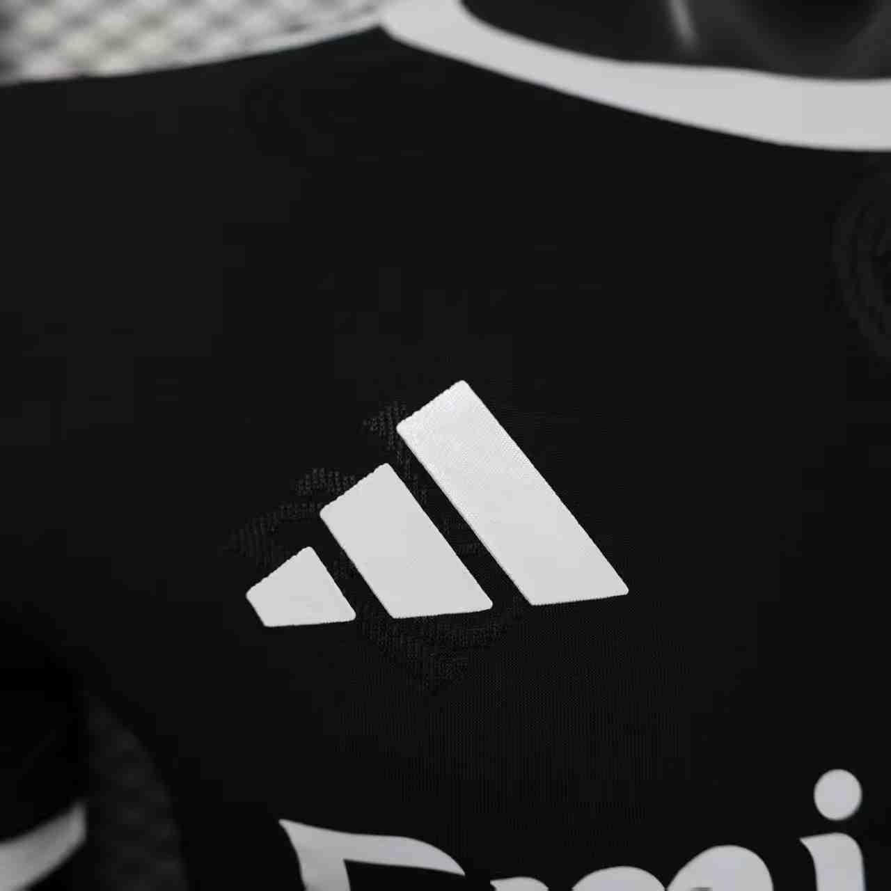 Player Version 25/26 Real Madrid Black Special Jersey
