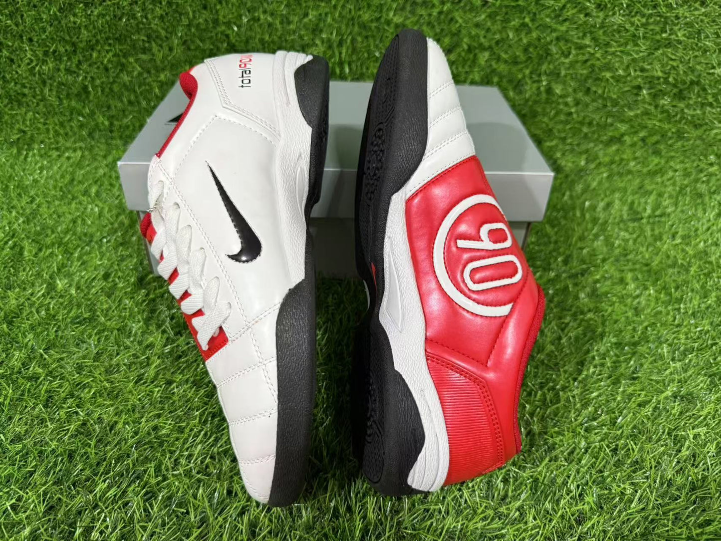 NIKE T90 IC