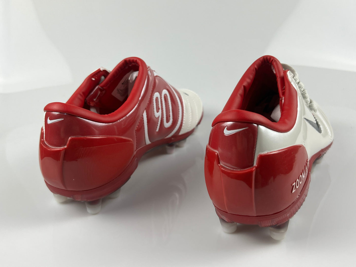 NIKE T90