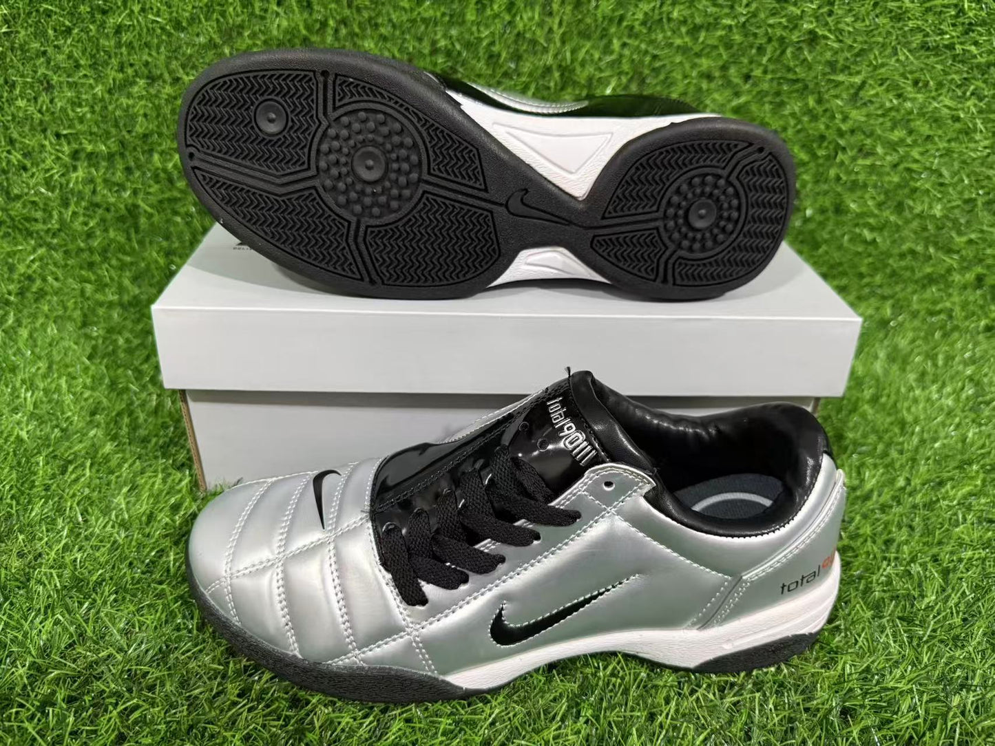 NIKE T90 IC