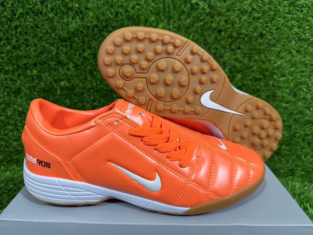 NIKE T90 TF