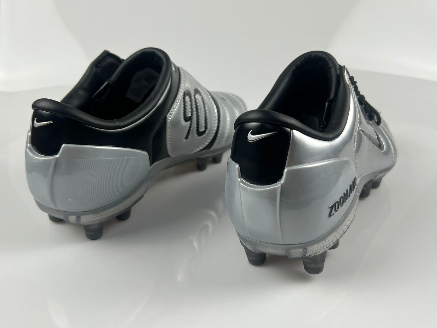 NIKE T90