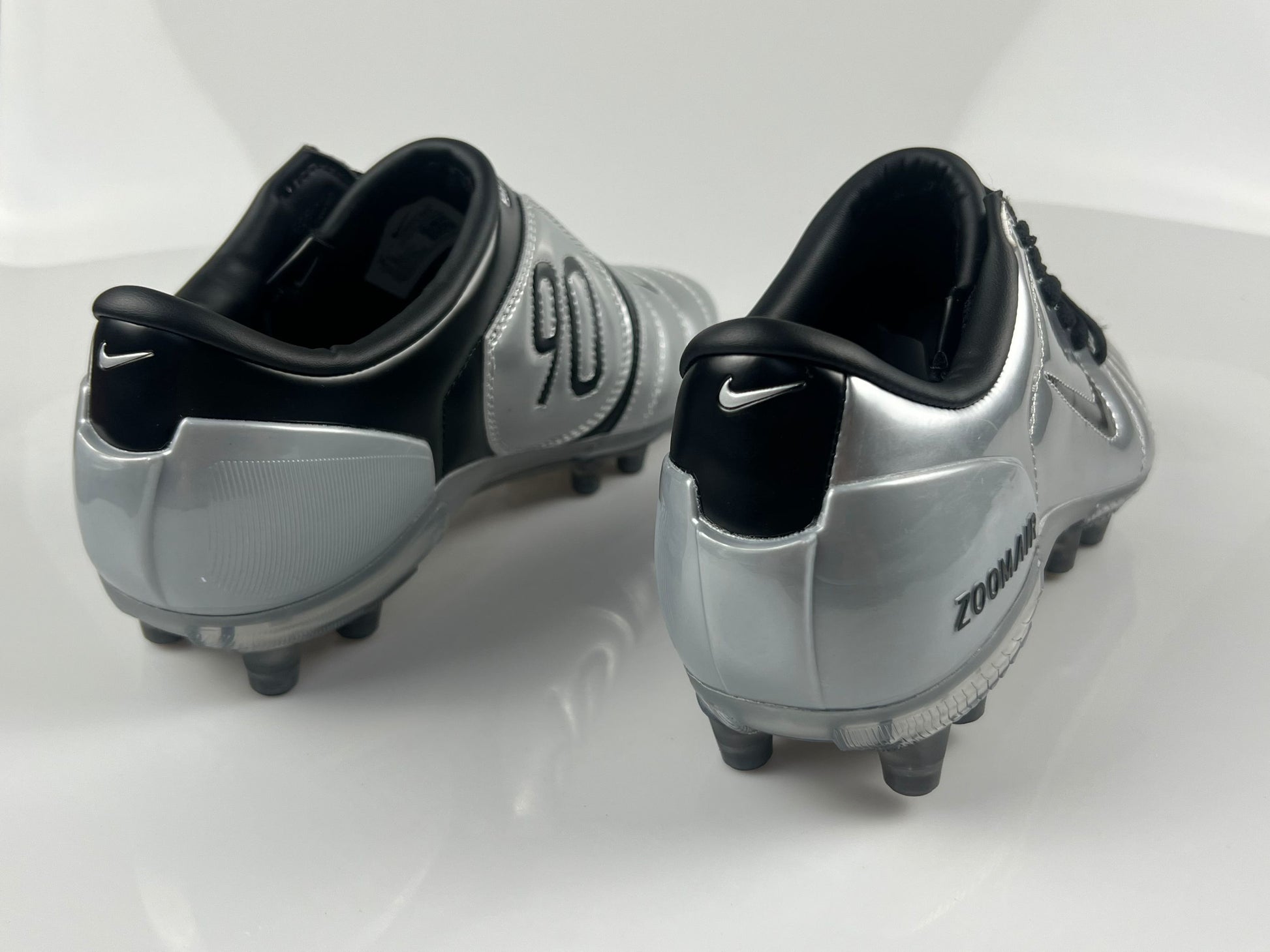 NIKE T90