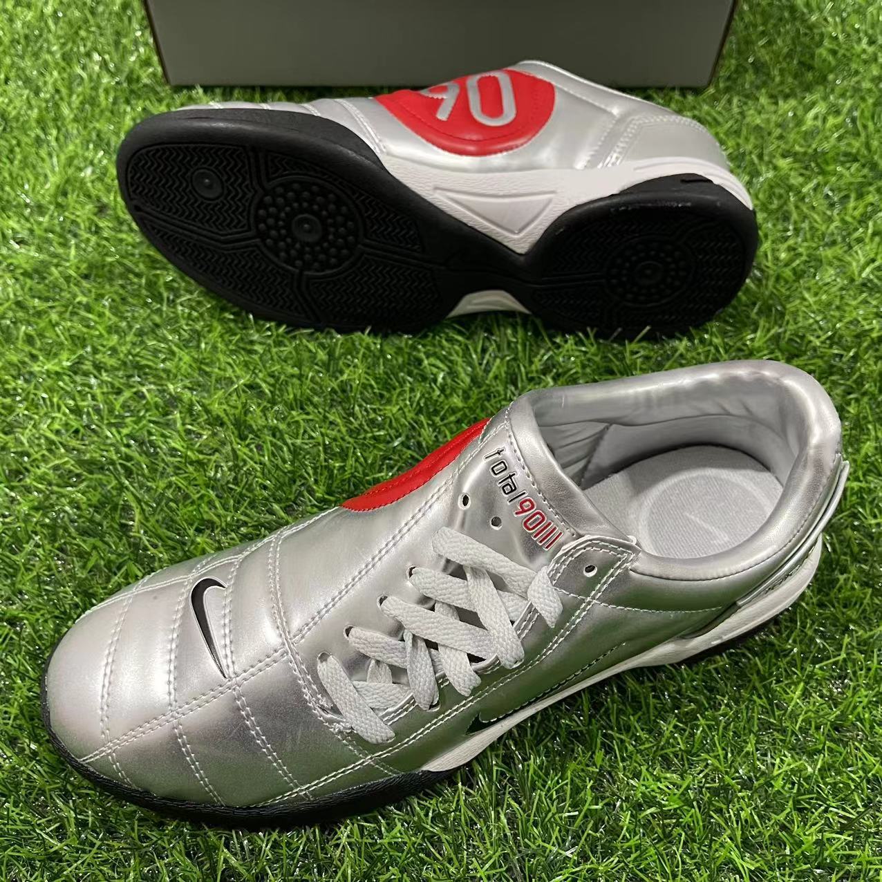 NIKE T90 IC