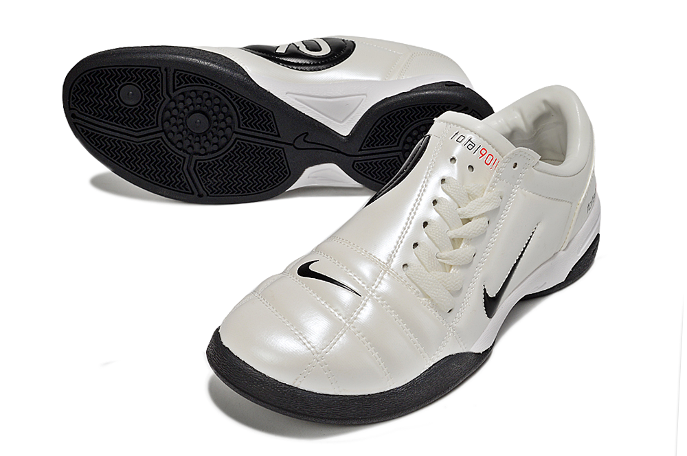 NIKE T90 IC
