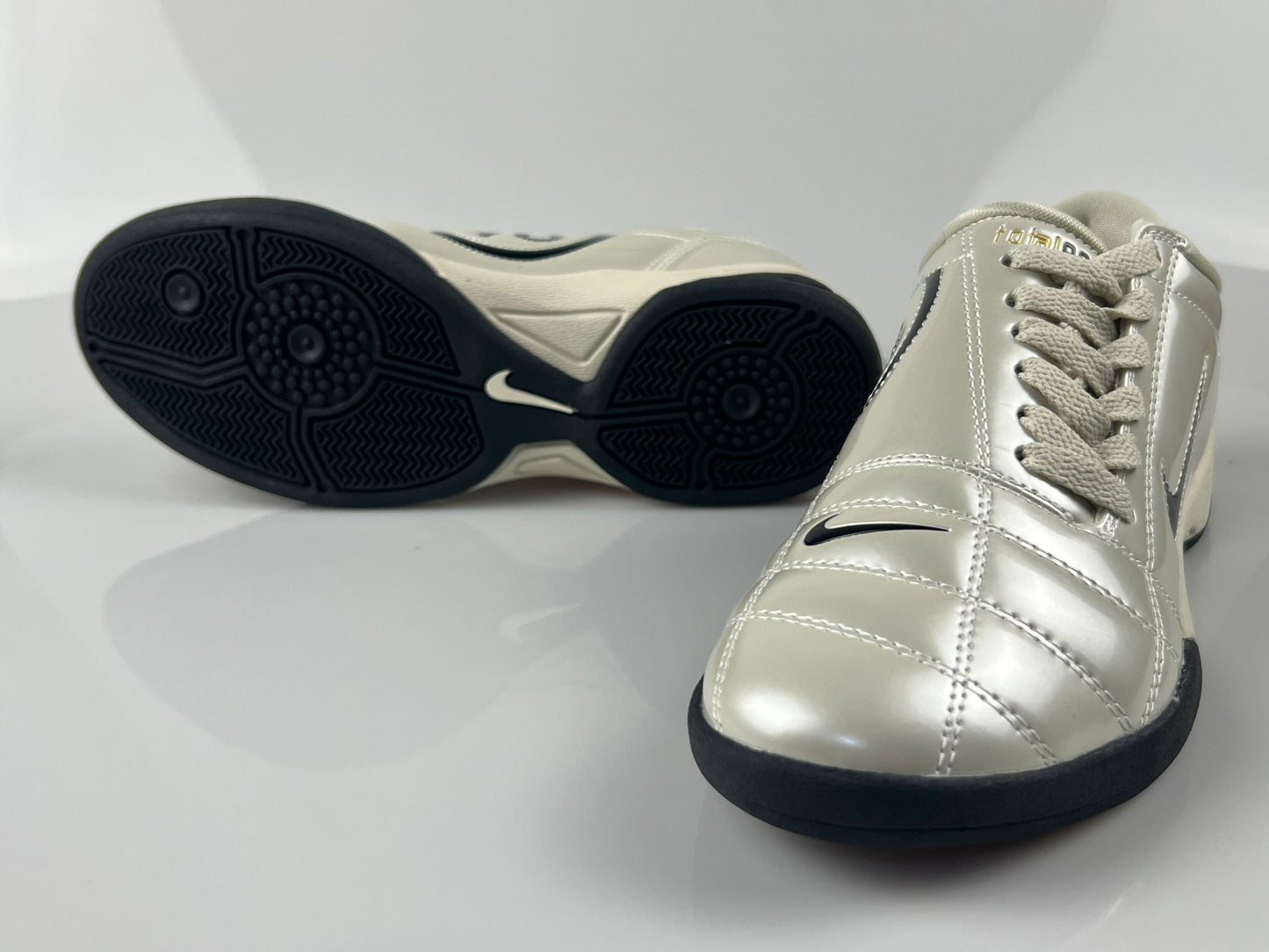 NIKE T90 IC