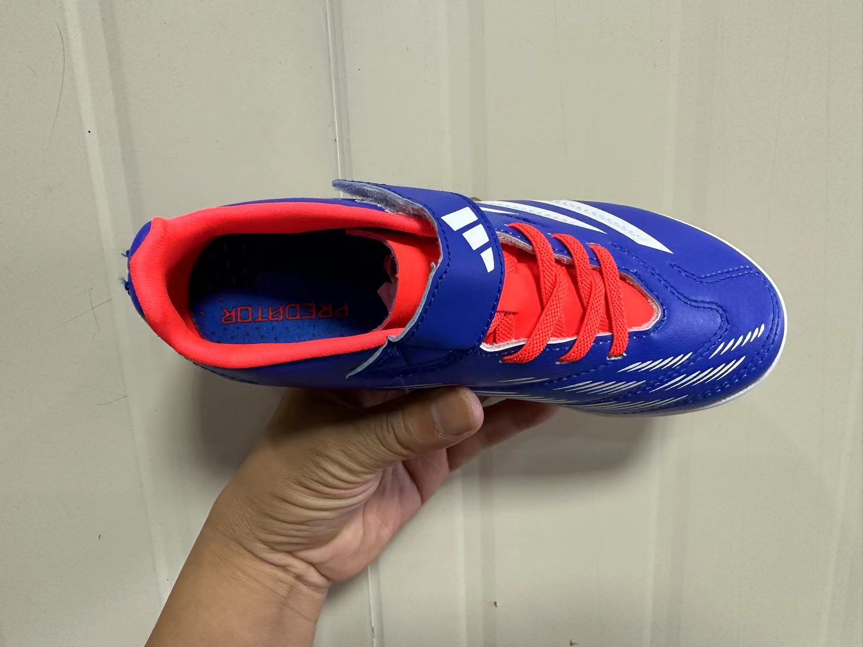 Arrival 30-35) Falcon 24 children's football shoes