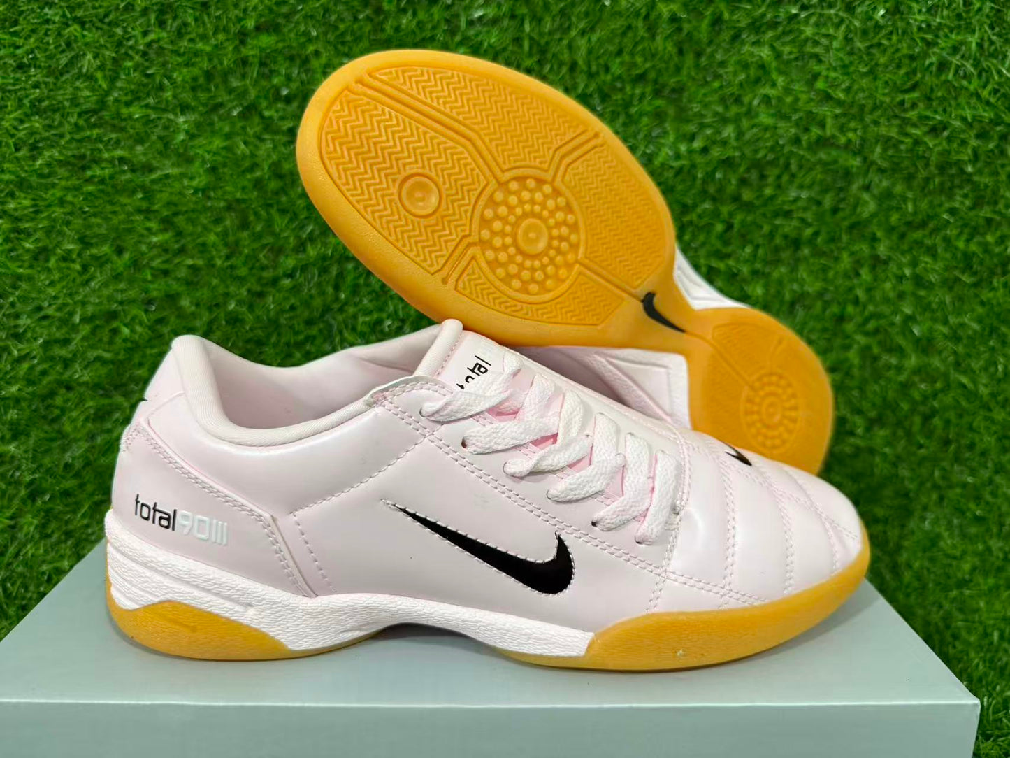 NIKE T90 IC