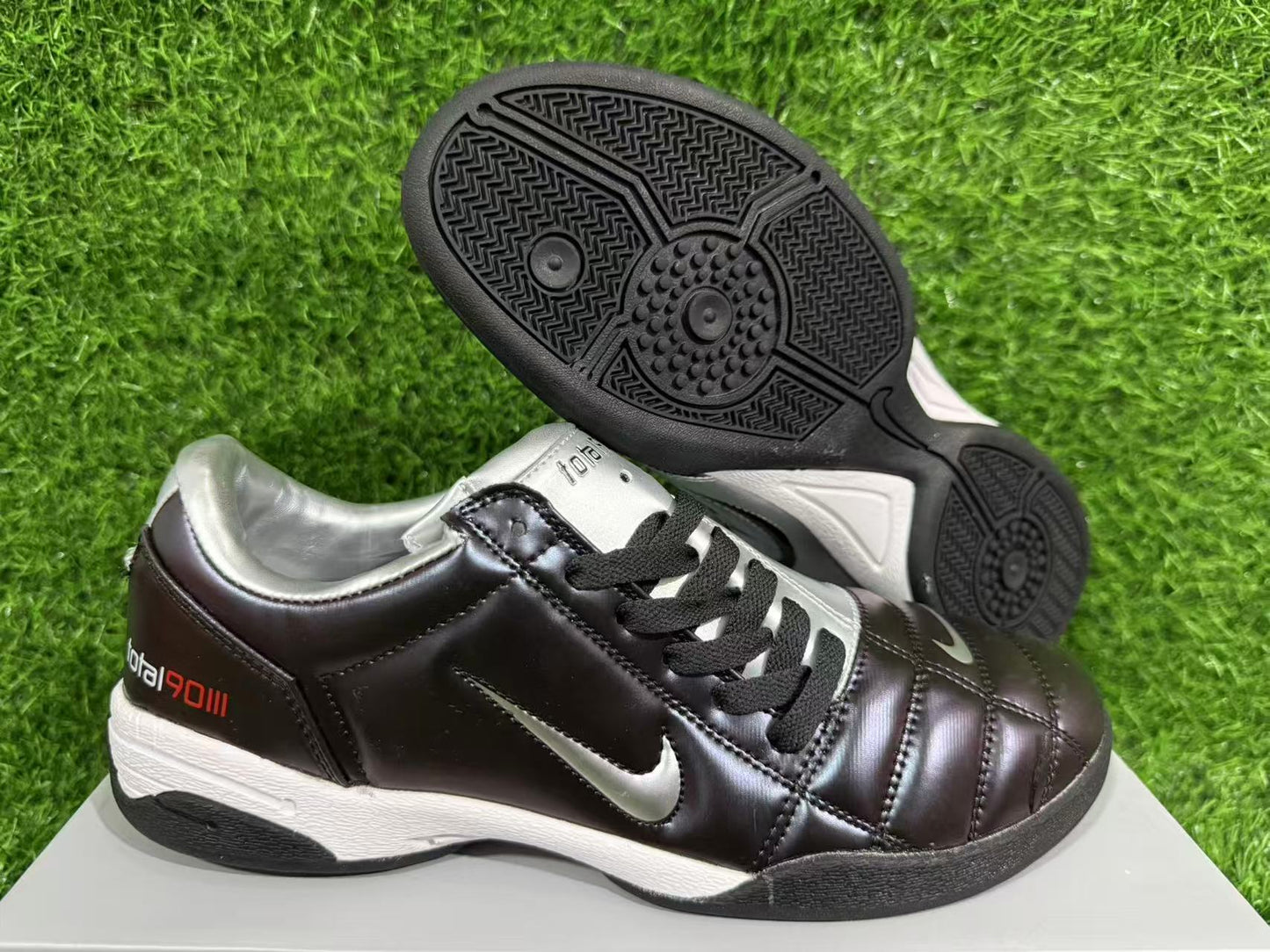 NIKE T90 IC