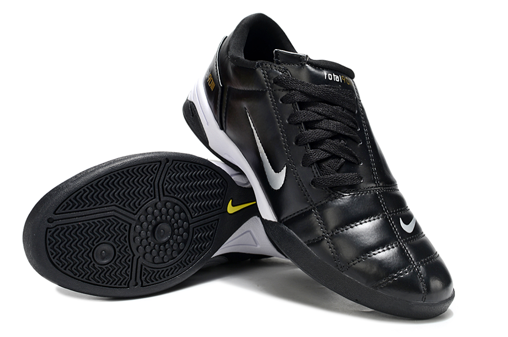 NIKE T90 IC