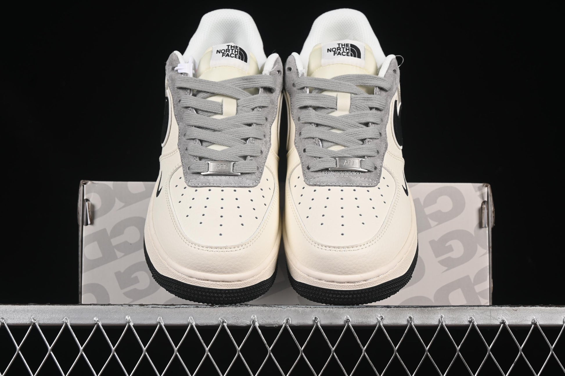 Nike Air Force 1 '07 Low The North Face Collaboration Beige Black Swoosh Casual Sneakers - XZ6188-190