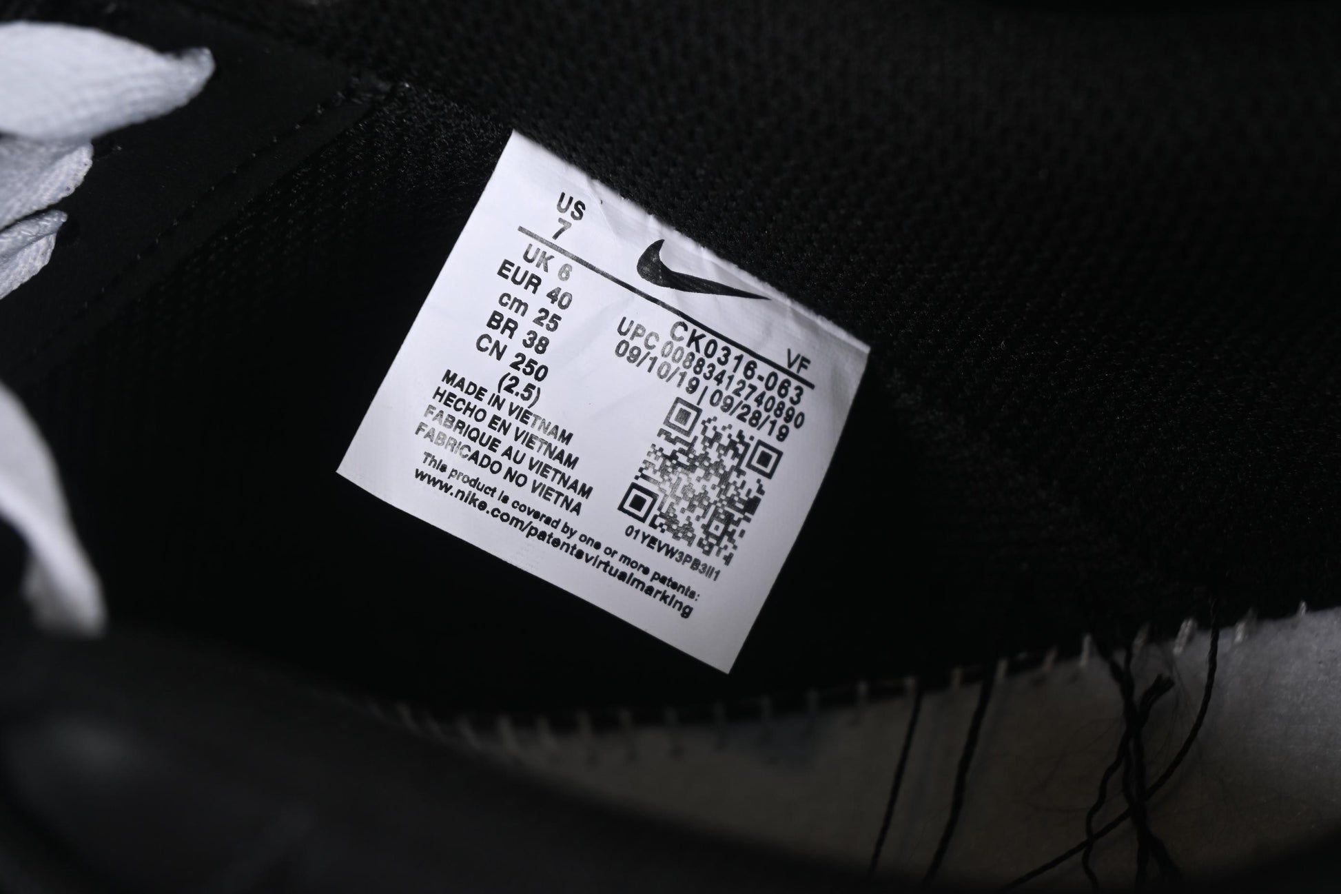 Nike Air Force 1'07 Low Casual Sneakers with 2D Daisy Black White Graffiti Hand-Painted Design - CK0316-063