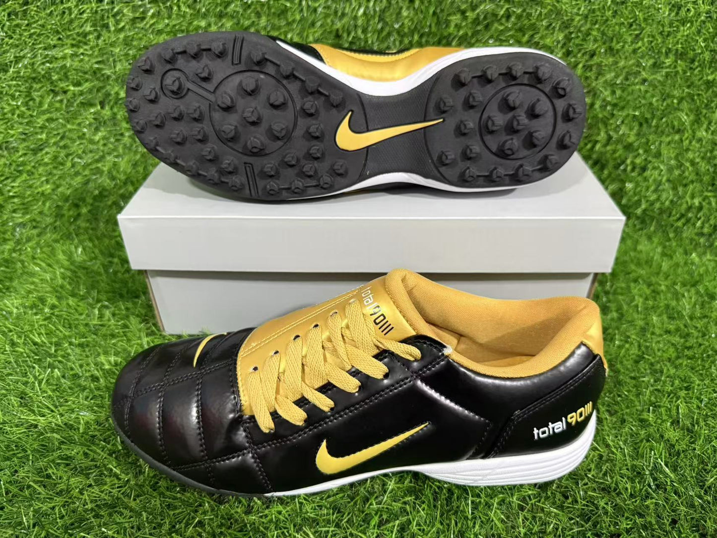 NIKE T90 TF