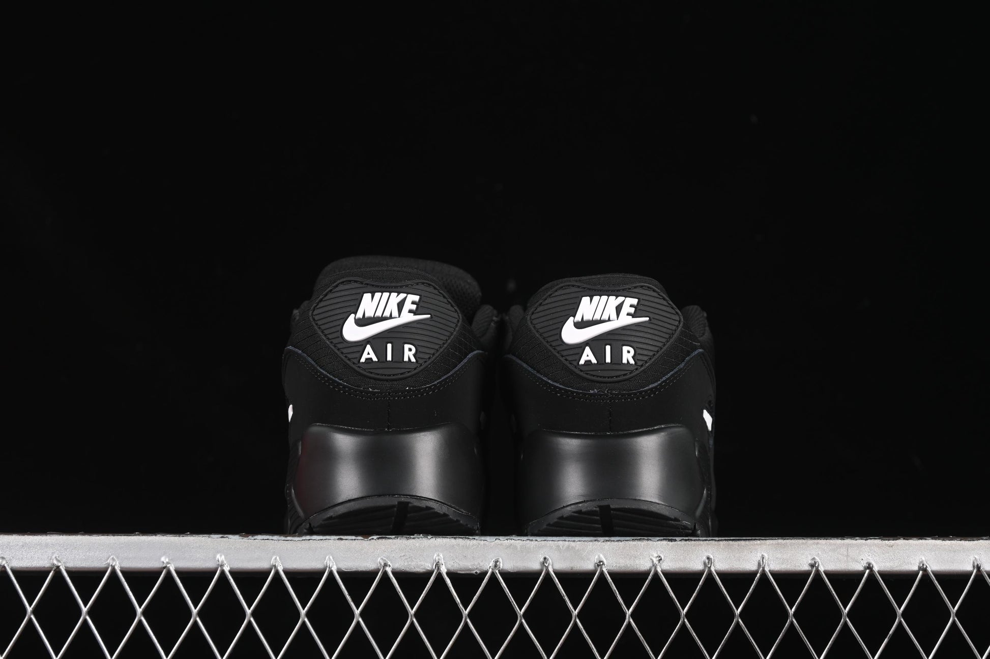 Nike Air Max 90 Retro Running Shoes with Air Cushion Technology - AJ1285-019
