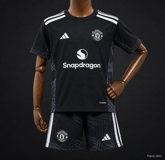 26/27 Kids Manchester United Home Goalkeeper Black/White Jersey + Shorts Set