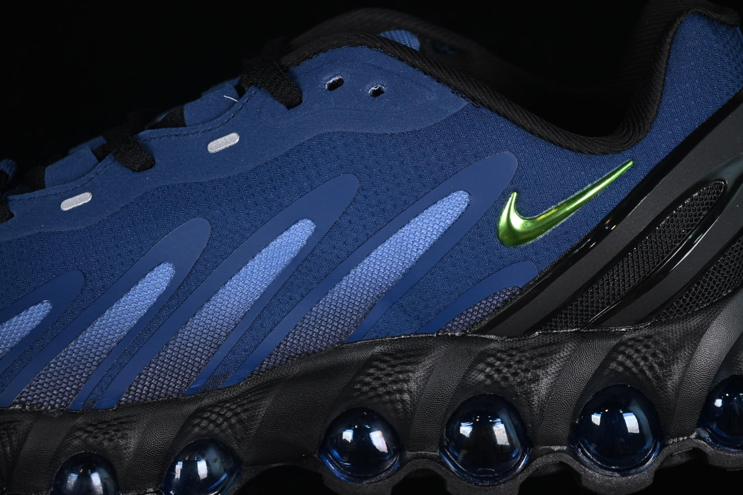 Nike Air Max Dn8 Running Shoes with Dynamic Air Cushion Technology - FQ7860-027