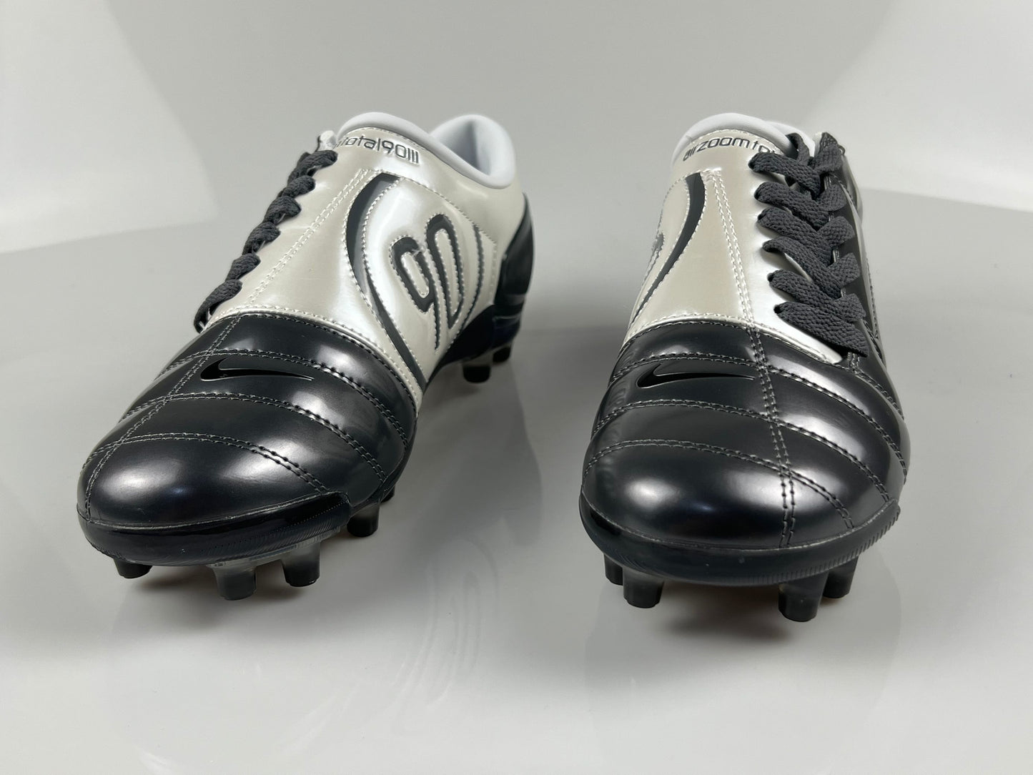 NIKE T90