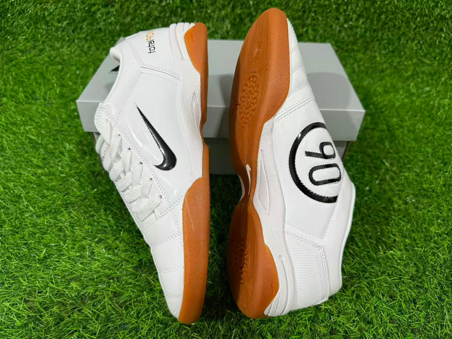 NIKE T90 IC