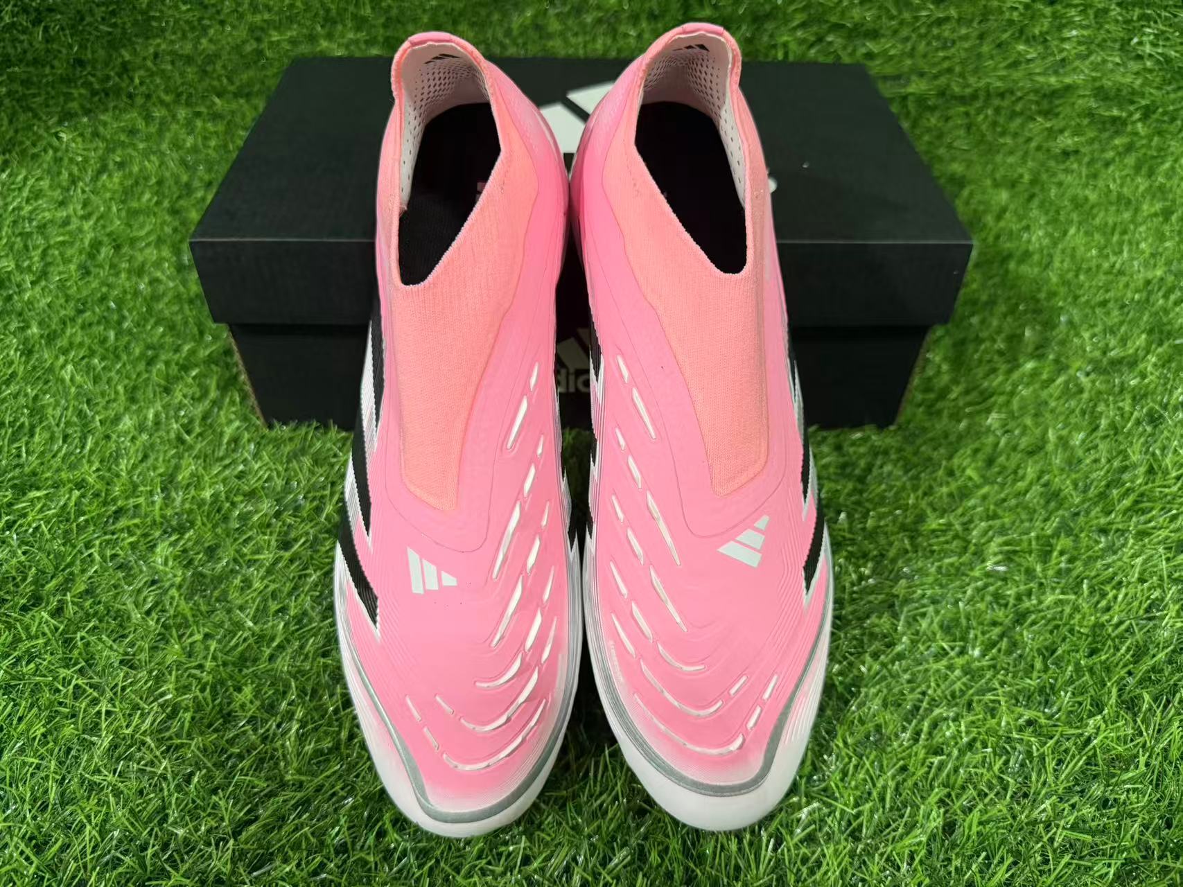 PREDATOR ACCURACY+ FG BOOTS