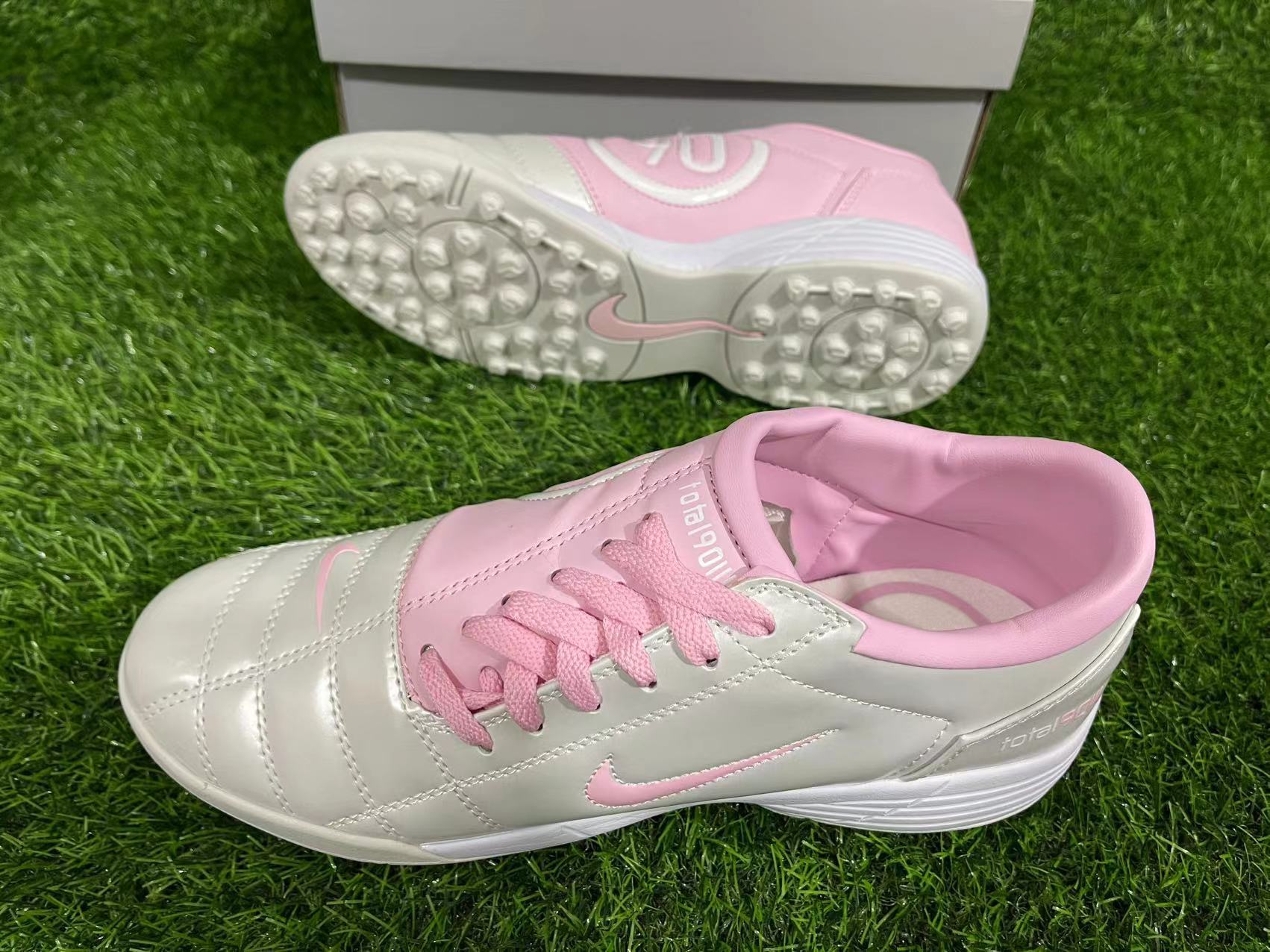 NIKE T90 TF