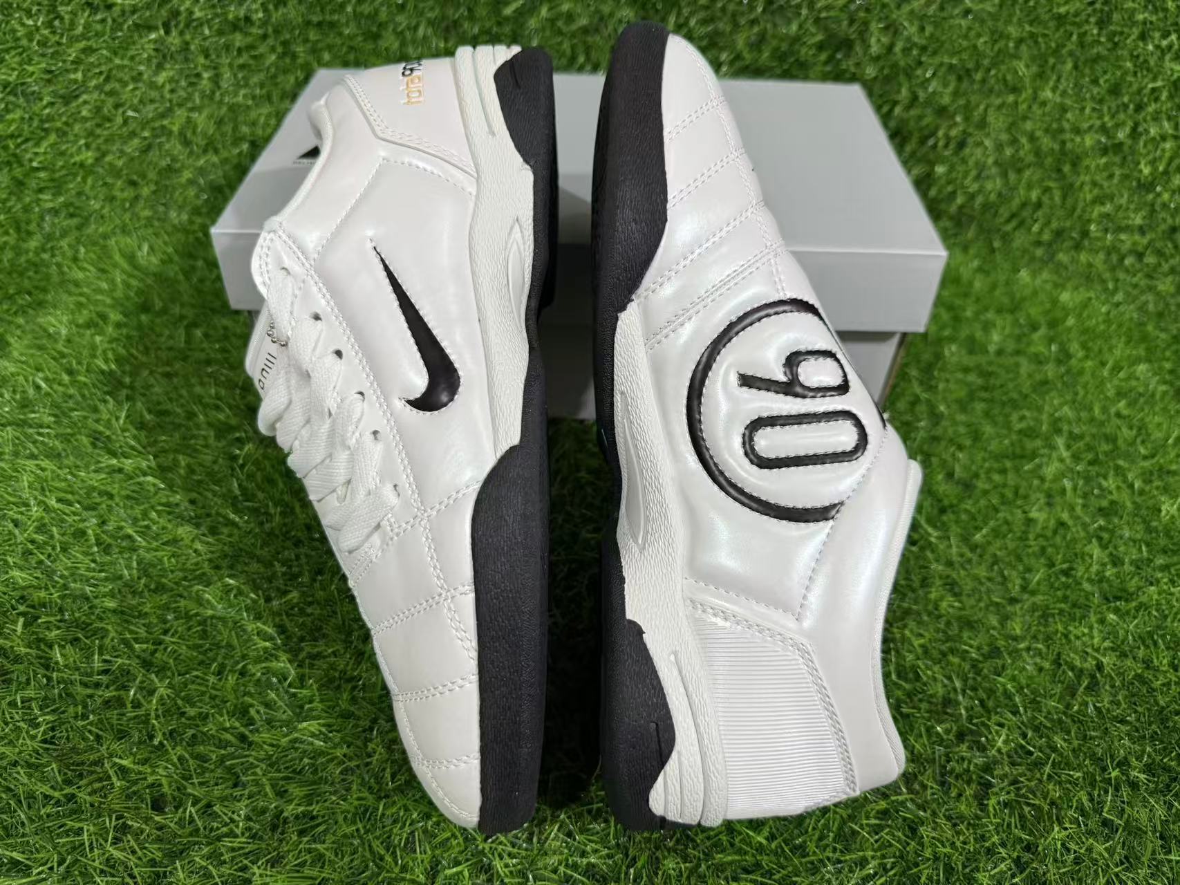 NIKE T90 IC