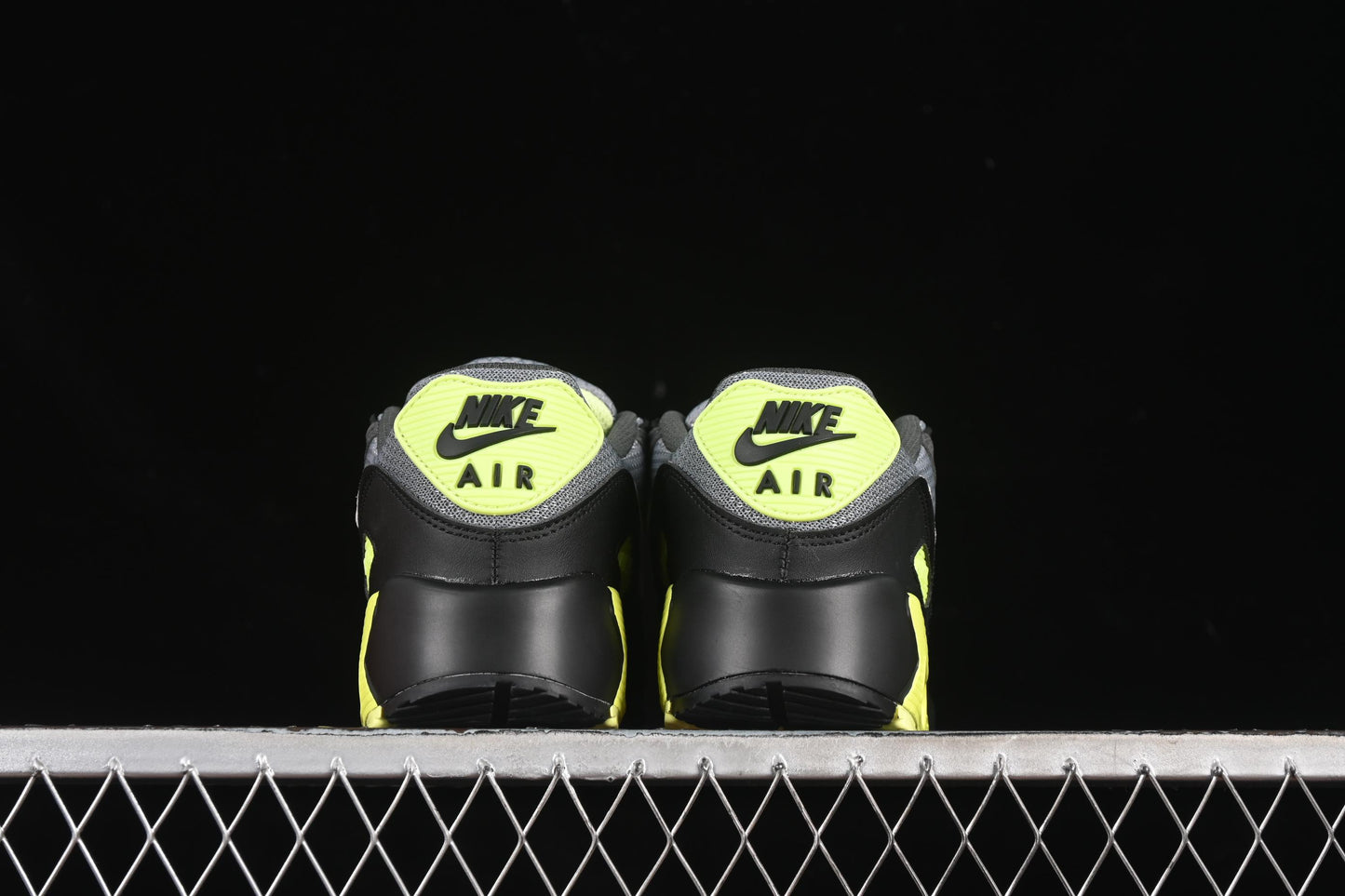 Nike Air Max 90 Retro Running Shoes with Visible Air Cushion - DM0029-012