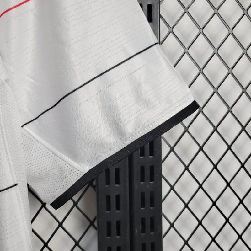 04/06 Retro Manchester United Away Jersey