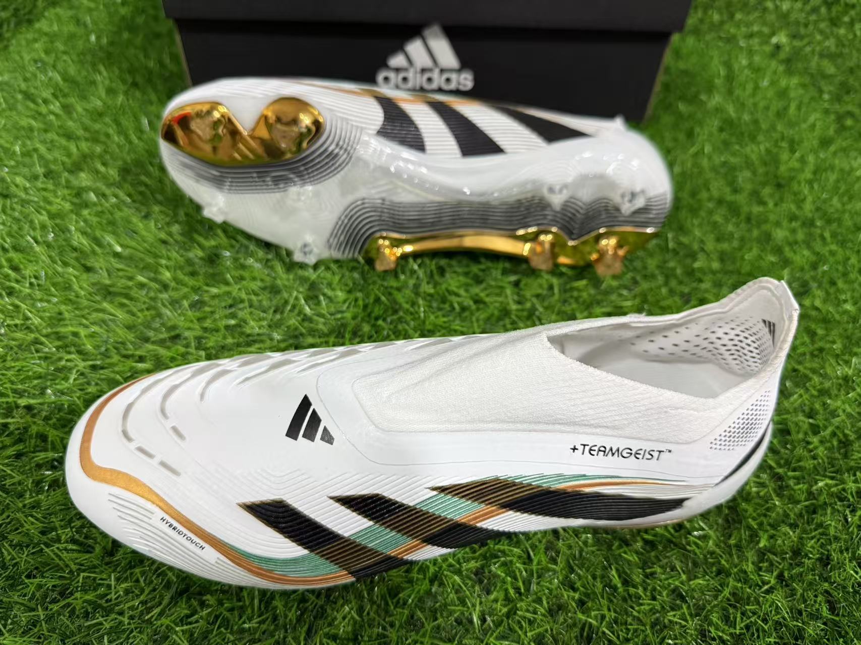 PREDATOR ACCURACY+ FG BOOTS
