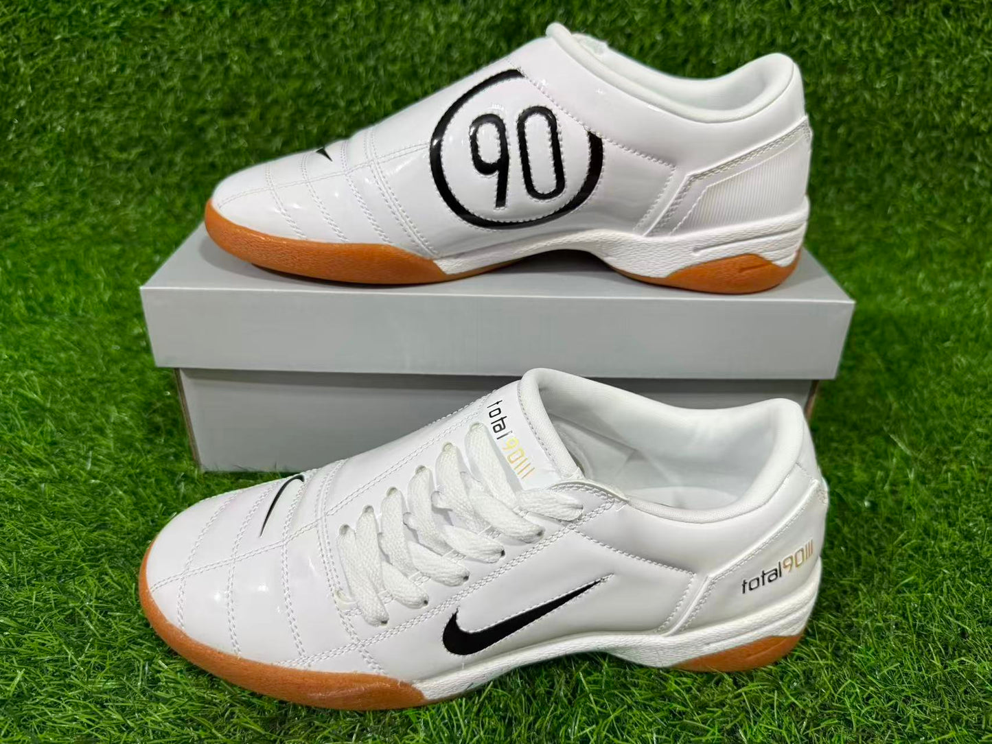 NIKE T90 IC