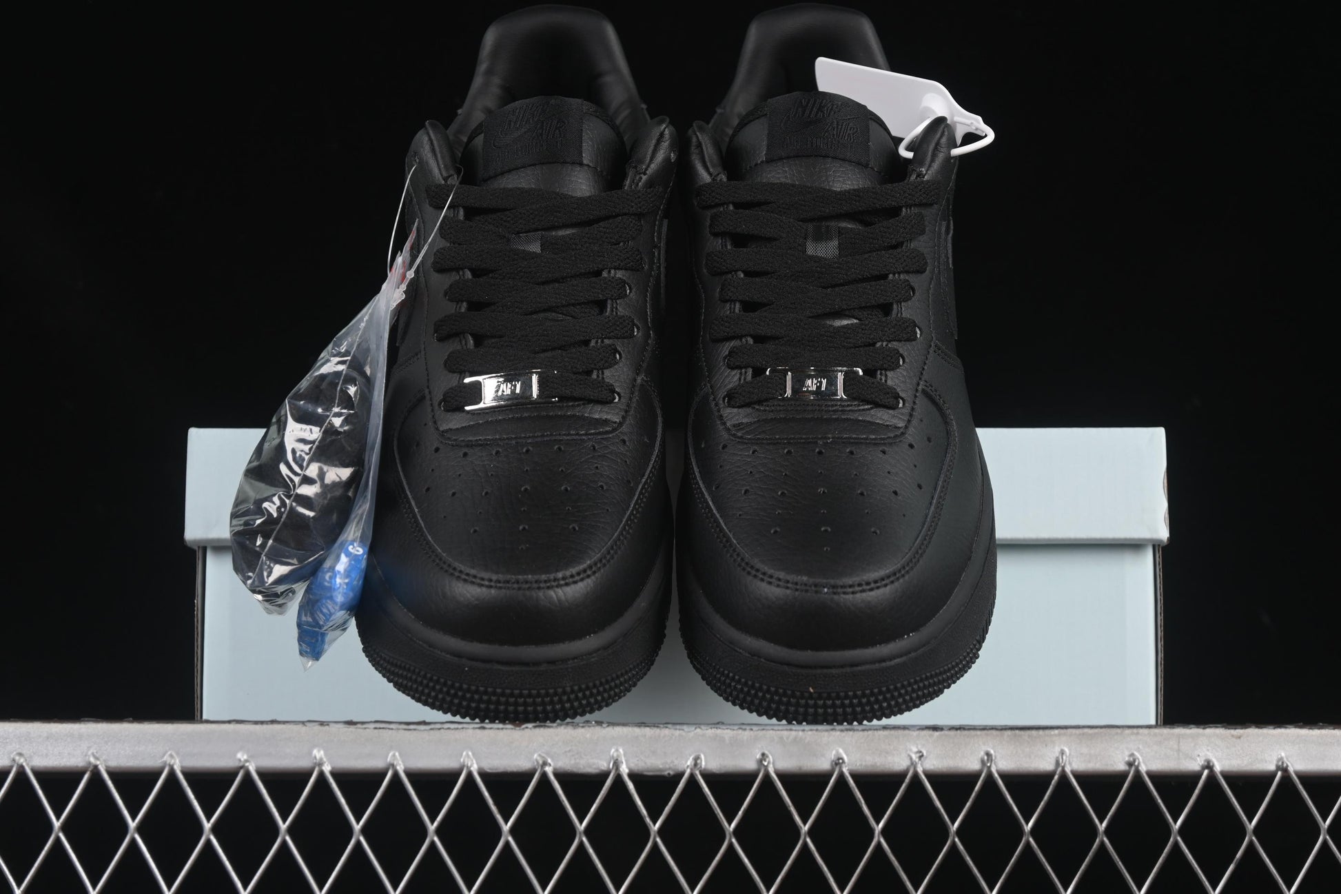 Nike Air Force 1 '07 Low Casual Sneakers with Full-Length Air Cushion - CZ8065-001