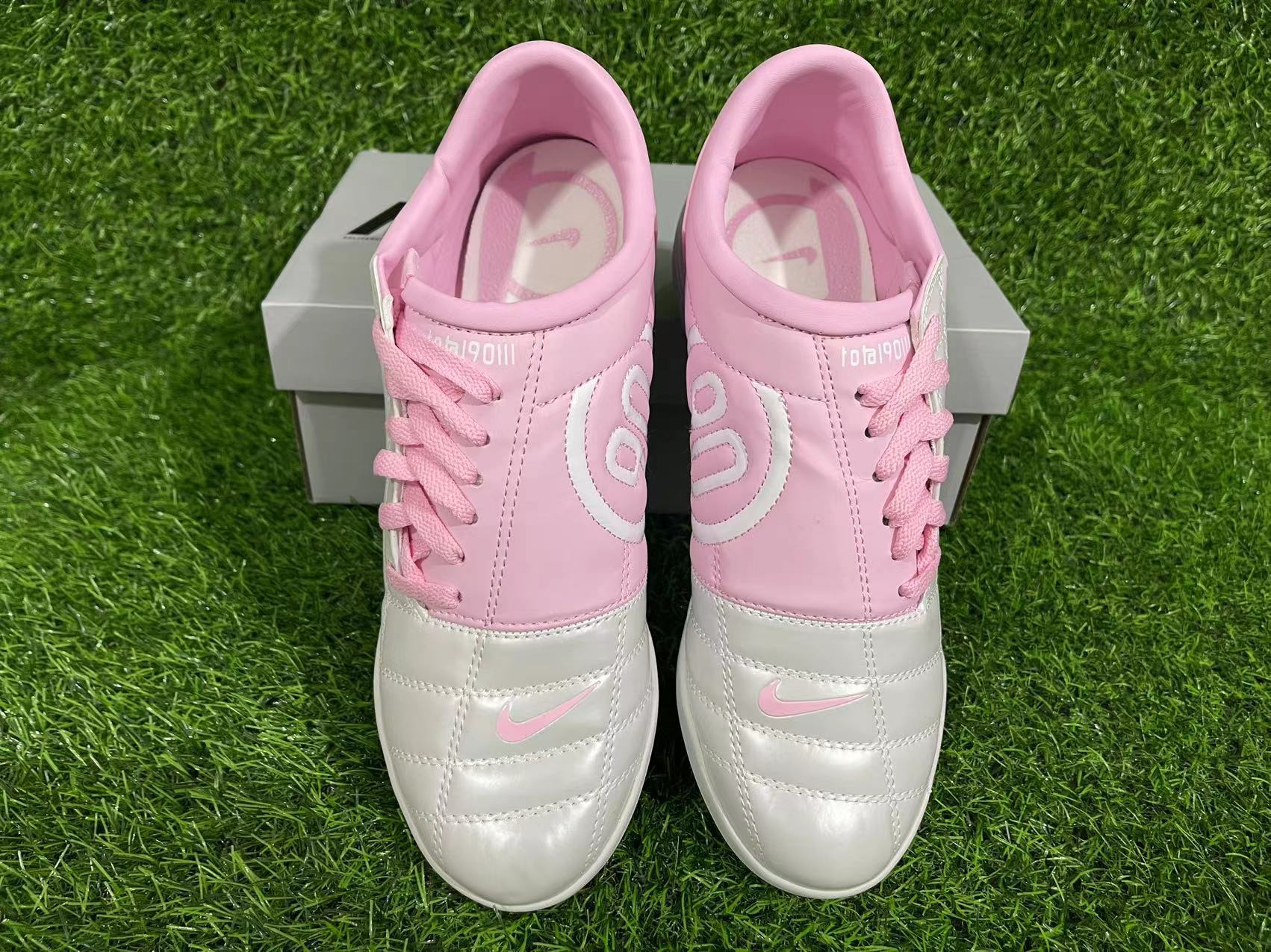 NIKE T90 TF