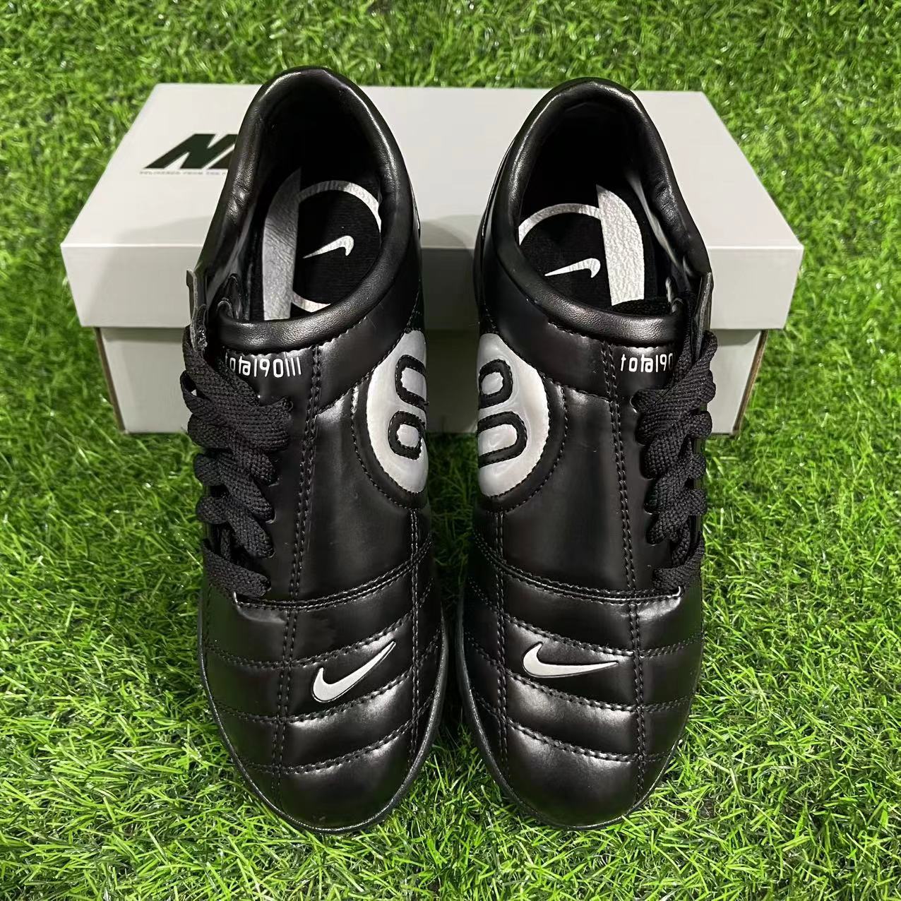 NIKE T90 TF